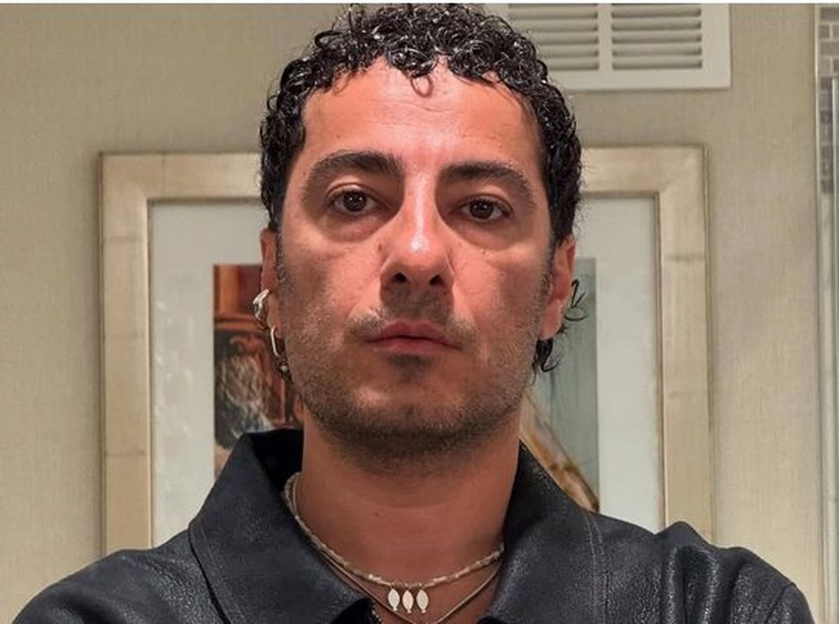 استایل جدید نوید محمدزاده از داخل سرویس بهداشتی! + عکس شوکه کننده