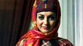 سفر در ایام قدیم / تیپ نظامی و متفاوت «گوگوش» در اوایل دهه ۵۰ + عکس