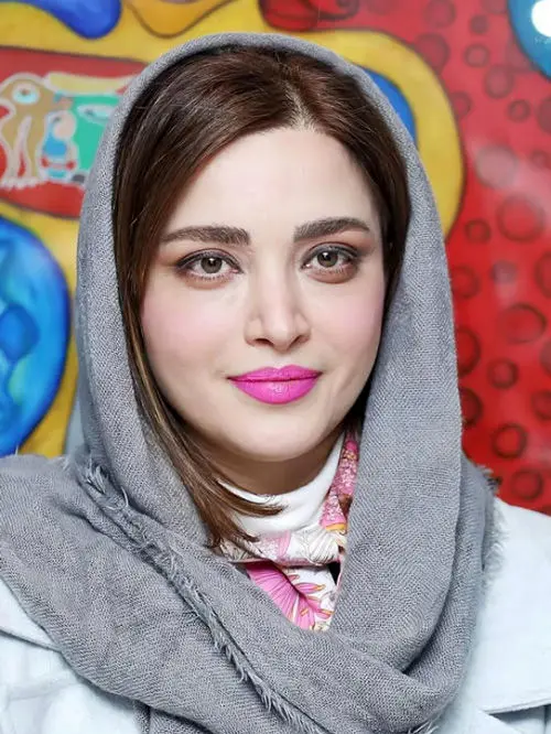 درخشش با آرایش ساده و شیک به سبک بهنوش طباطبایی؛ ایده‌هایی خاص برای مهمانی‌ها + عکس