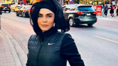 عکس/ تیپ جذاب آزاده زارعی بازیگر سریال آوای باران در نوشهر دلبری کرد