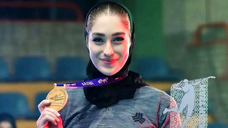 بیوگرافی، حواشی و زندگی شخصی آیتک سلامت + همه عکس های خانم والیبالیست چشم رنگی 