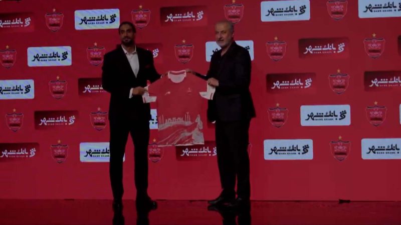حسین ابرقویی پرسپولیسی شد + لحظه امضاء قرارداد 