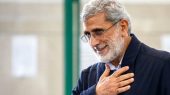 عکس؛ سفر به تاریخ؛ «سردار اسماعیل قاآنی» با چشم مجروح روی قایق در جبهه؛ دهۀ 60