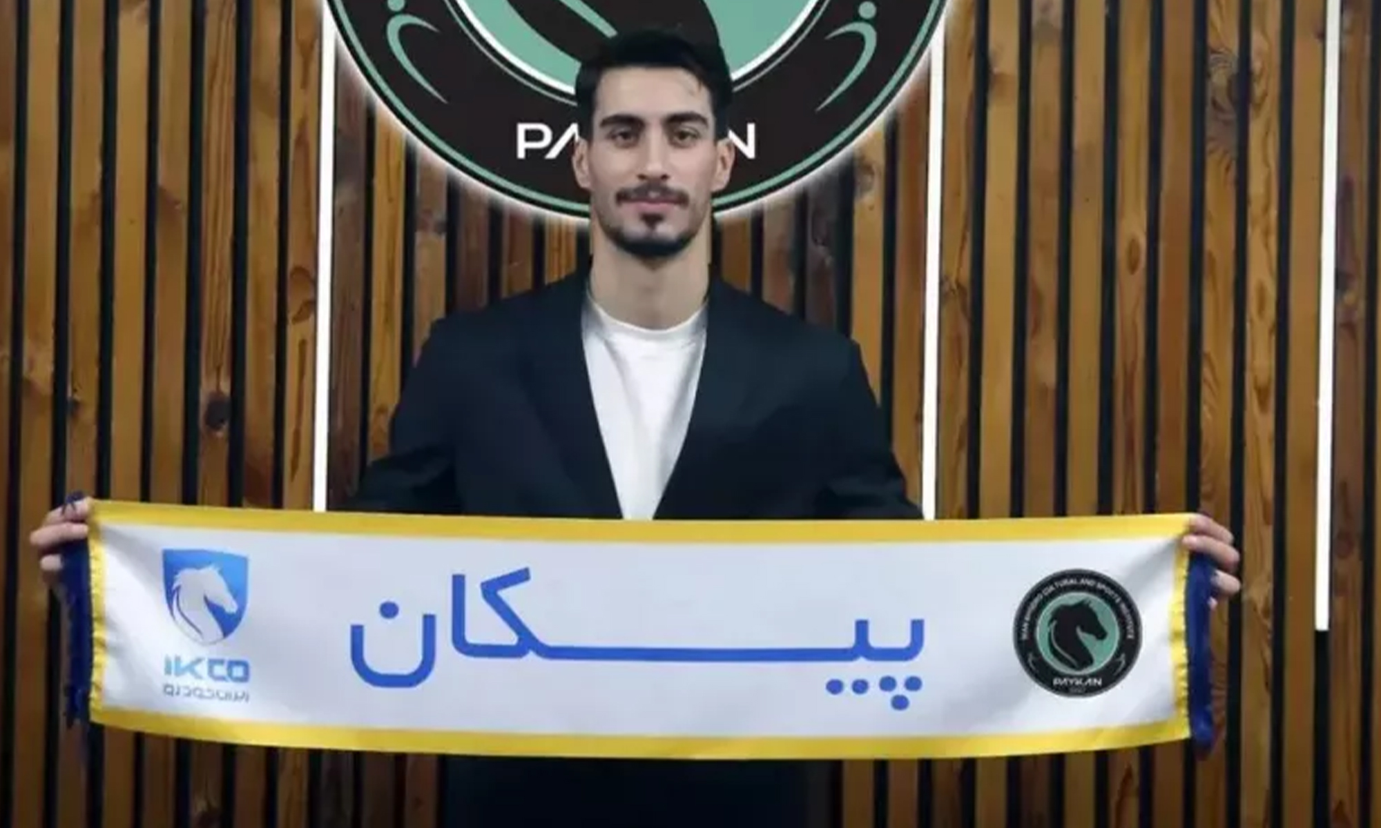 بازگشت درخشان سینا نیک‌پور لژیونر ایرانی به لیگ برتر والیبال با پیراهن پیکان
