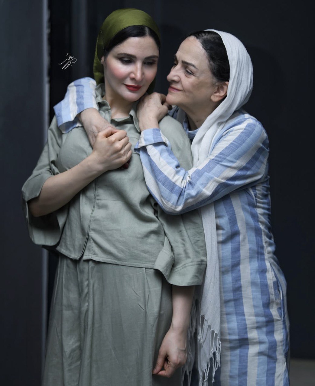 گلاب آدینه