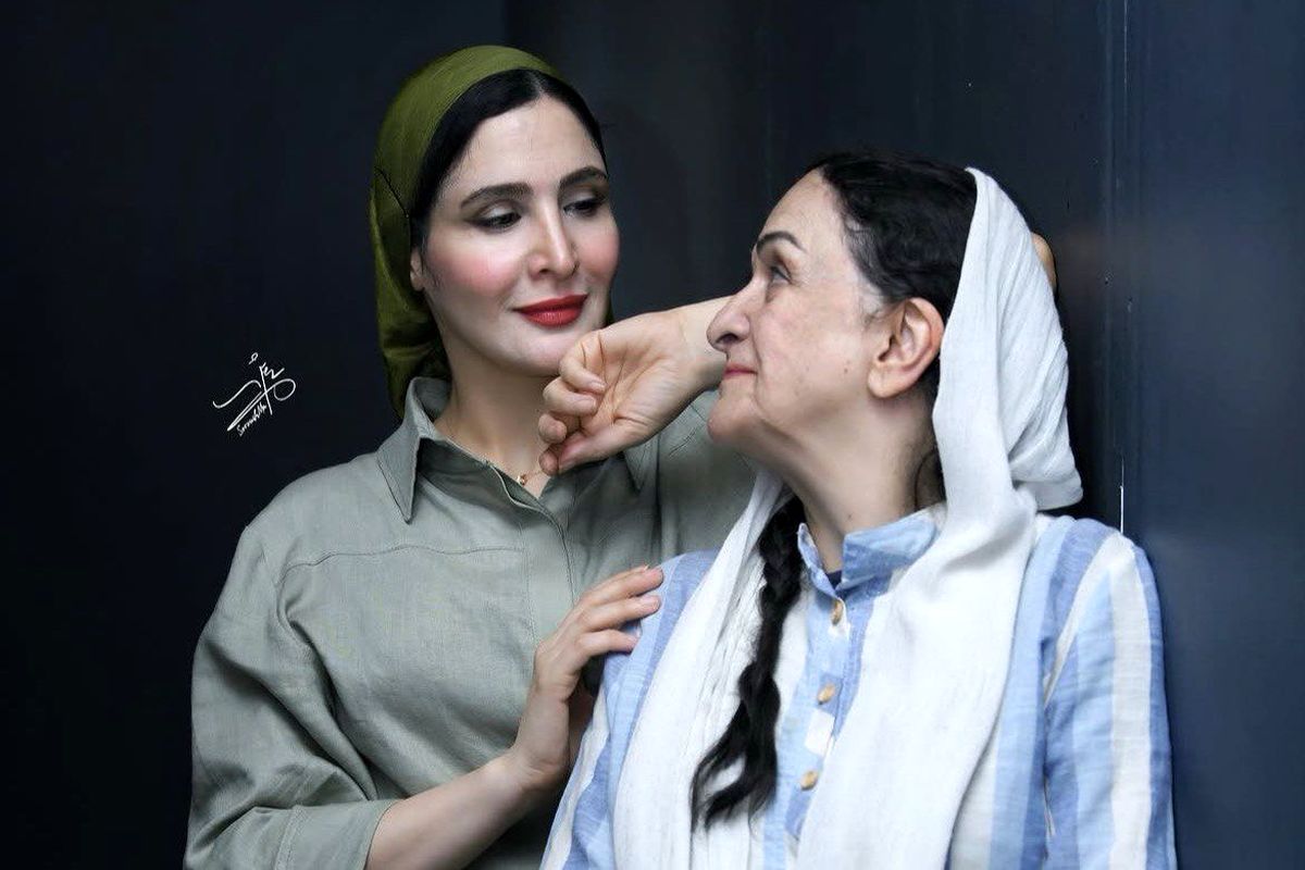 گلاب آدینه