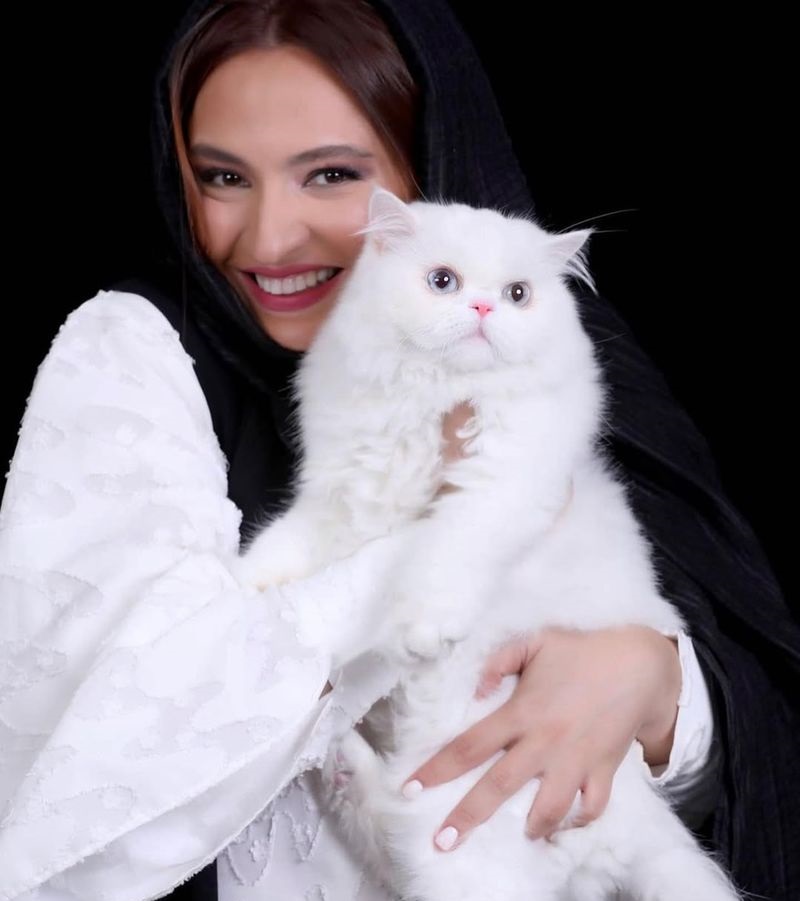 گلاره عباسی